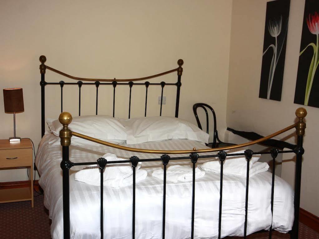 Churchills Inn & Rooms โบว์เนส ออน วินเดอเมียร์ ภายนอก รูปภาพ